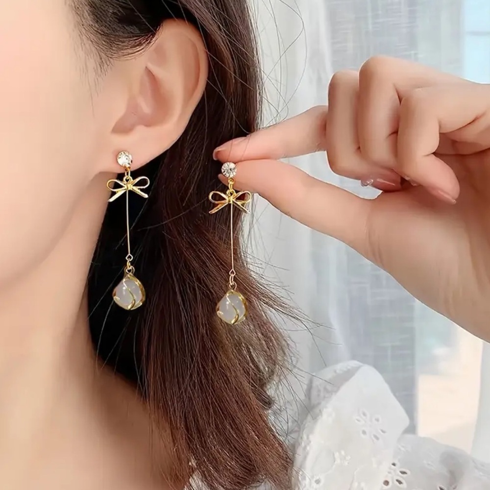 NEW! Elegant Gold and White Drop Earrings. Christmas ball Earrings. A5-171